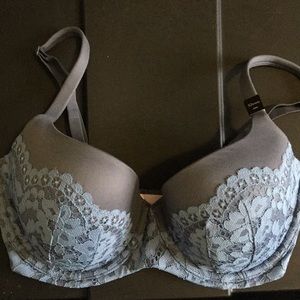 NWT VICTORIAS SECRET BRA 32DDD $62.50